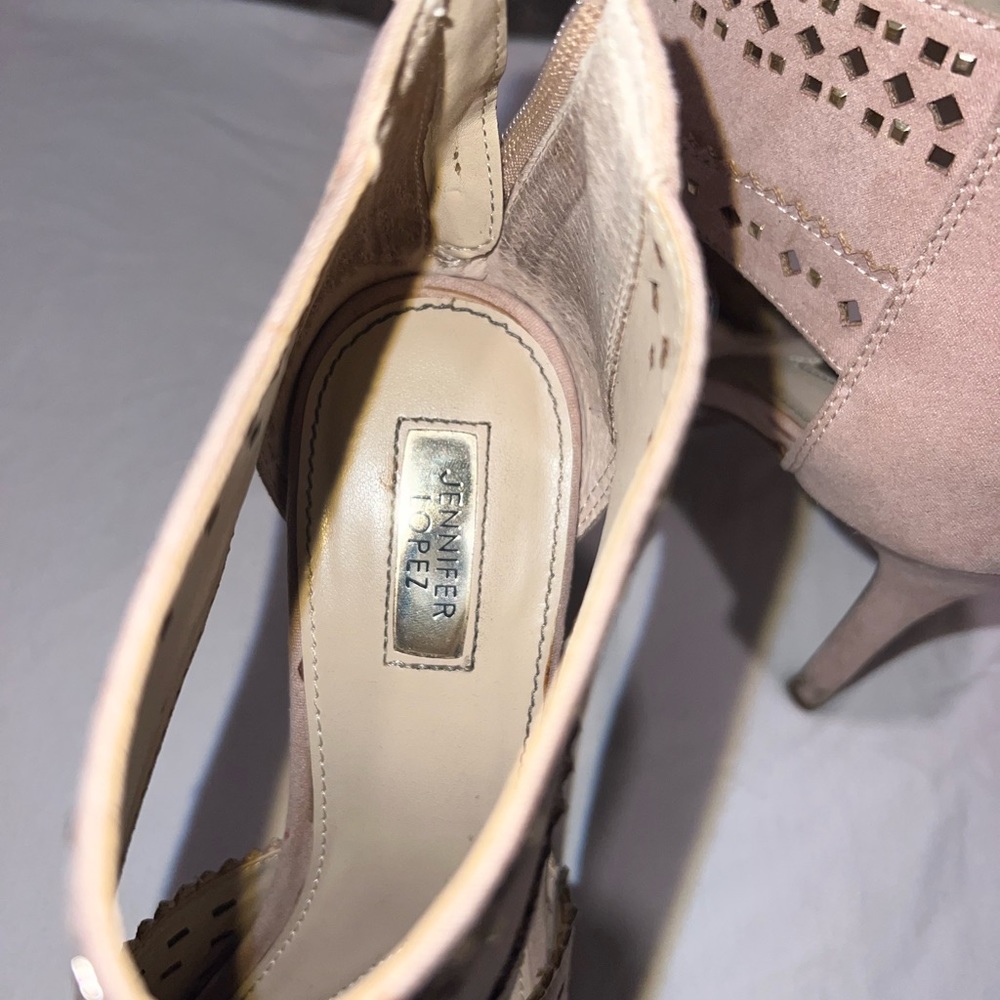 Pink Heels - Picture 4 of 10